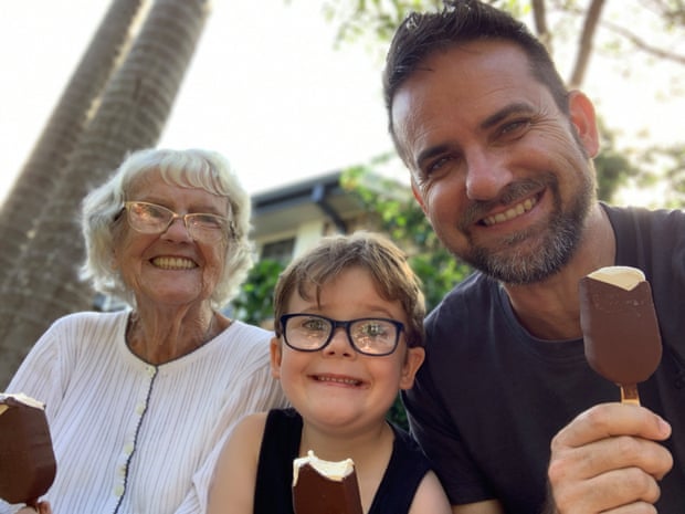 Oma, Levi and Jason van Genderen.