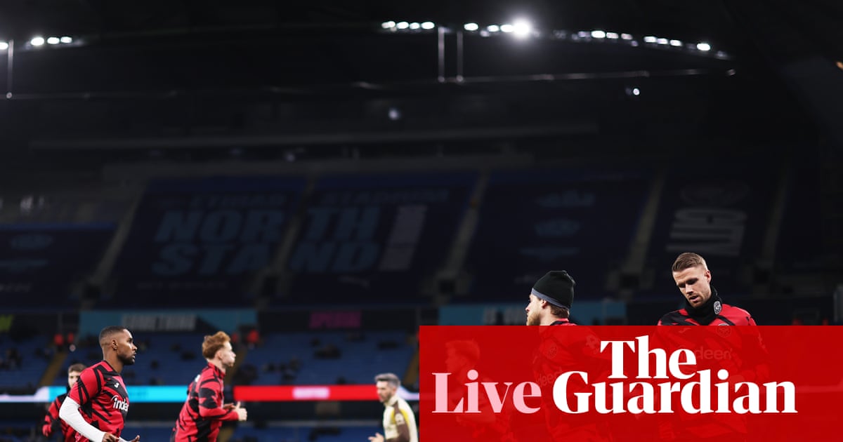 Manchester City v Brentford, Newcastle v Fulham: Carabao Cup quarter-finals – live