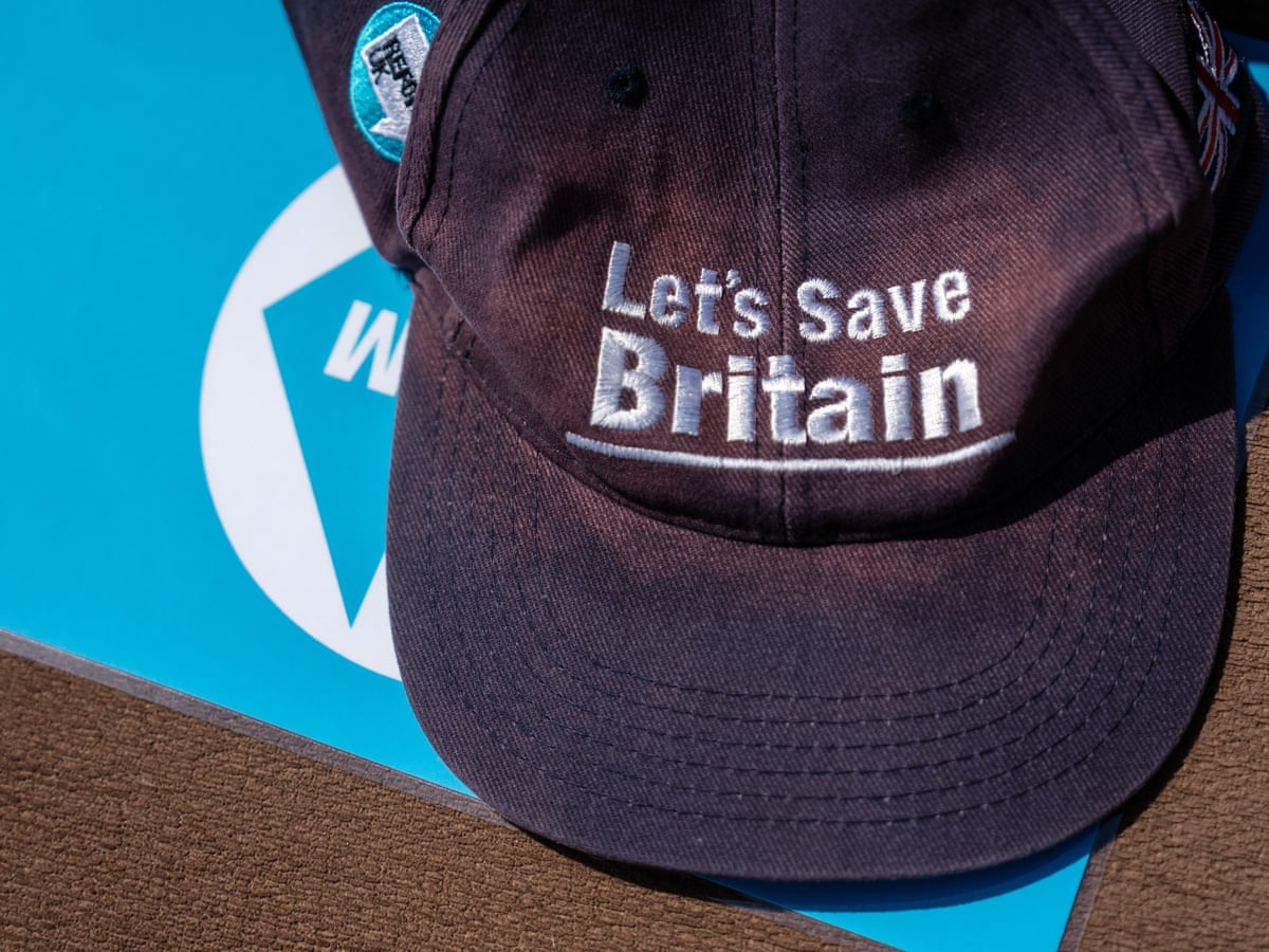 Whiskers of Wisdom: Larry's Favorability Surpasses Sunak, Starmer - Larry's Unique Role in UK Politics