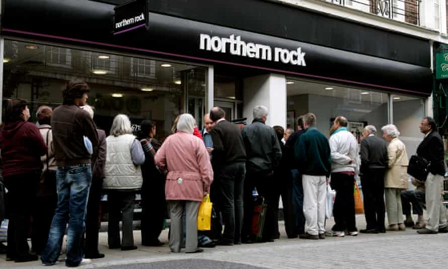 Customers queue to enter a branch of Northern Rock in 2007 to withdraw savings.