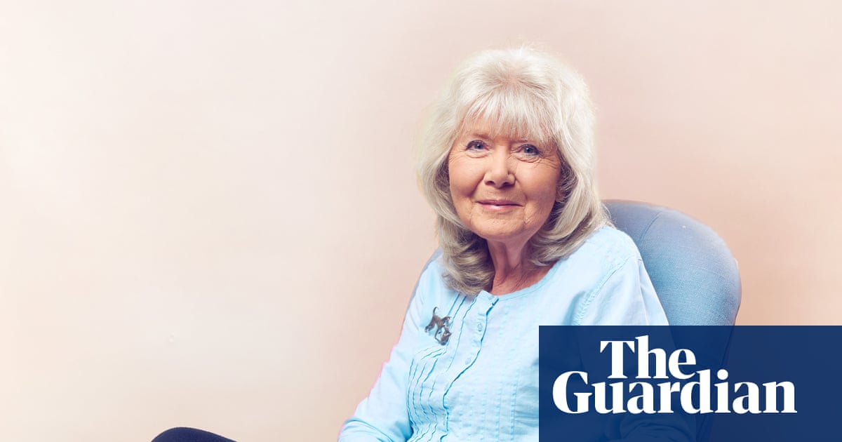 Jilly Cooper, author of Rivals and Riders, dies aged 88