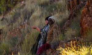 Virtual reality artist Lynette Wallworth and a Martu elder.