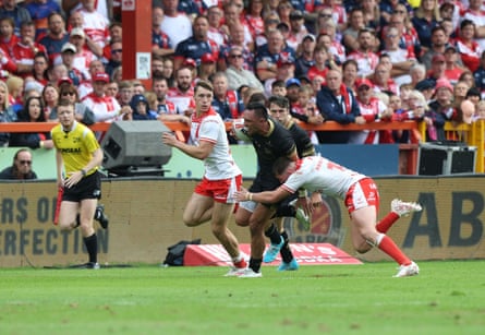 Hull FC’s Jordan Rapana makes a break against Hull KR on 7 September