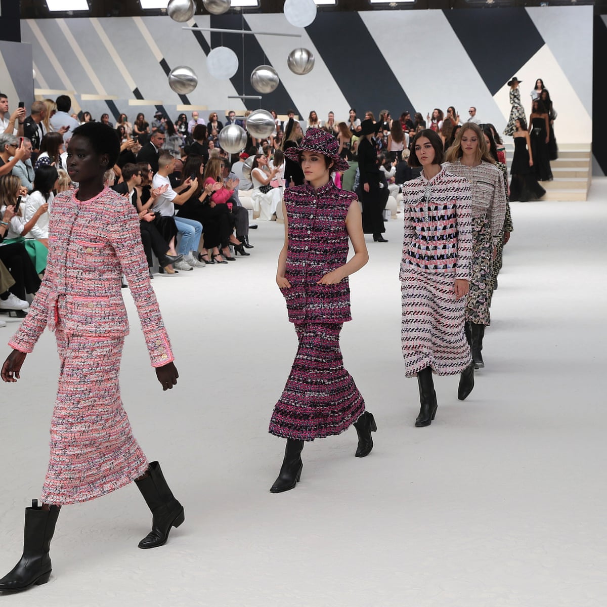 Culture and easy elegance grace Chanel's autumn/winter catwalk, Chanel