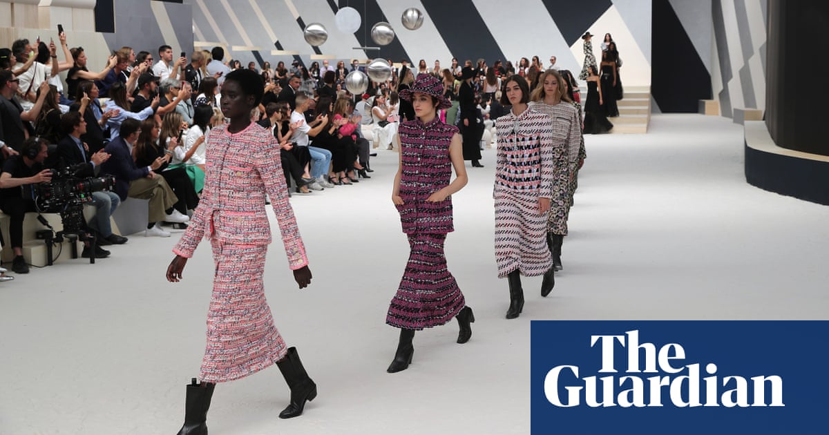 Culture and easy elegance grace Chanel’s autumn/winter catwalk