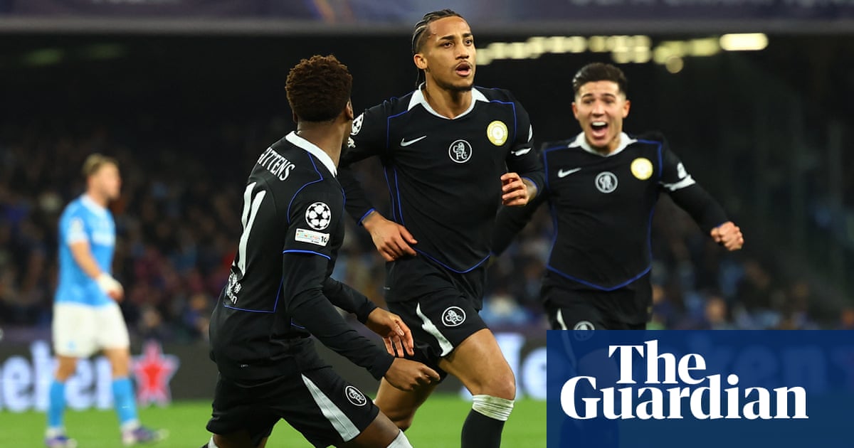 João Pedro’s double dumps out Napoli as Chelsea make last 16 with late win