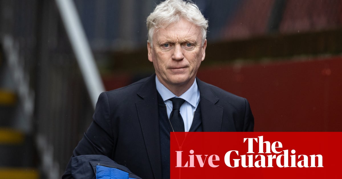 Everton v Manchester United: Premier League updates live