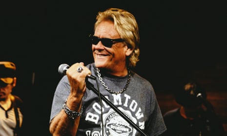 Brian Howe’s powerful voice and commanding stage presence enabled him to stamp his authority on Bad Company after he joined the group in 1986.