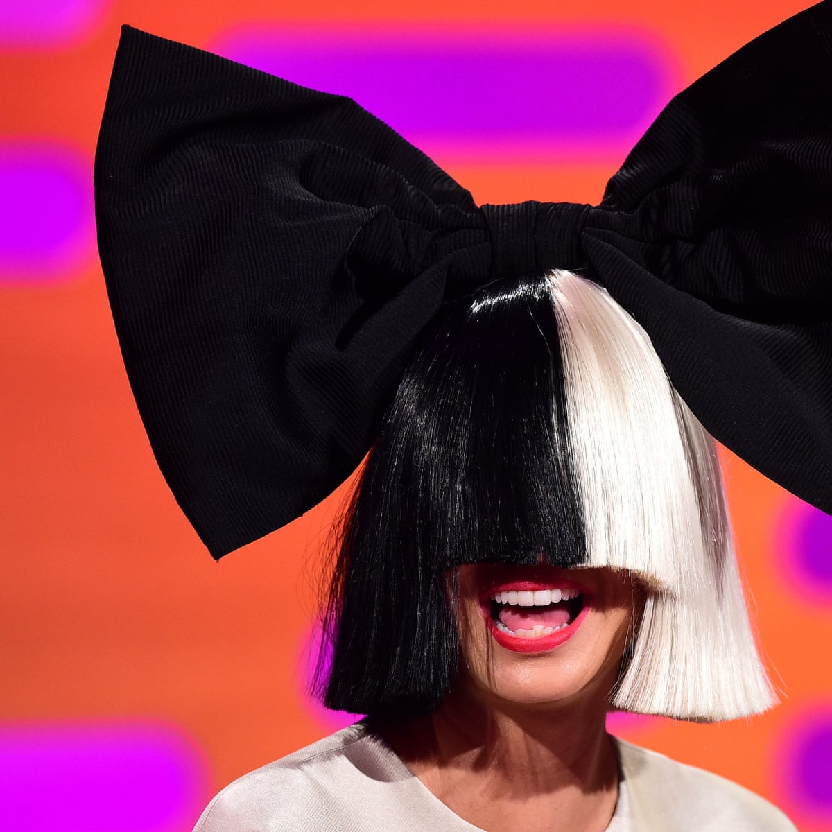 Nude ass sia Sia tweets