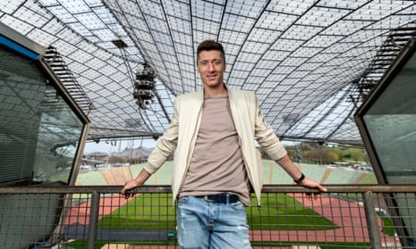 Robert Lewandowski - Sát Thủ Ba Lan Chinh Phục Thế Giới Bóng Đá Robert Lewandowski - Sát Thủ Ba Lan Chinh Phục Thế Giới Bóng Đá