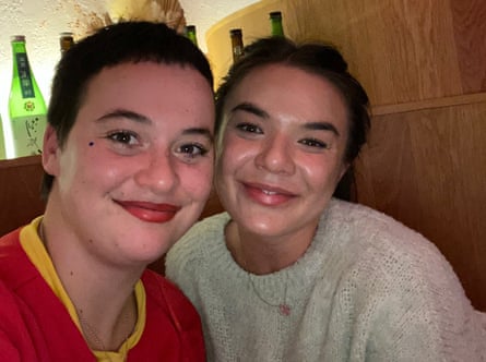 Blind daters Bella (right) and Sheree in a selfie