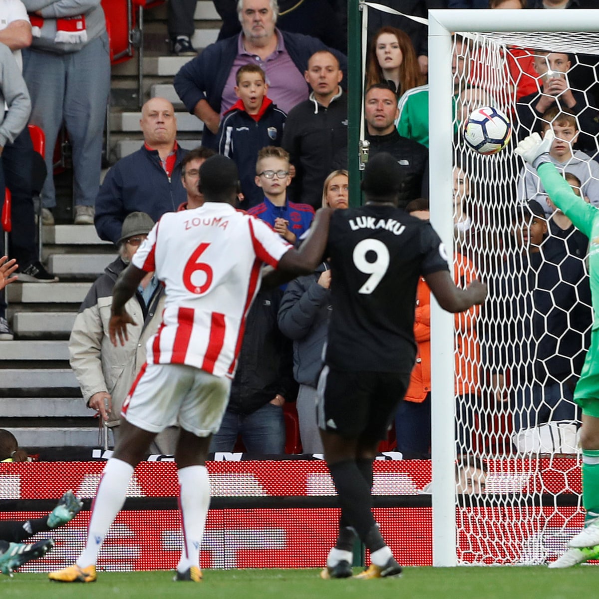 Stoke S Eric Choupo Moting Hits Double To Hold Manchester United To Draw Premier League The Guardian Stoke S Eric Choupo Moting Hits Double To Hold Manchester United To Draw Premier League The Guardian