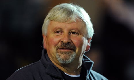 Paul Sturrock Người Đưa Đội Vượt Qua Khủng Hoảng - Chặng Đường Khó Khăn và Những Chiến Lược Thành Công Paul Sturrock Người Đưa Đội Vượt Qua Khủng Hoảng - Chặng Đường Khó Khăn và Những Chiến Lược Thành Công