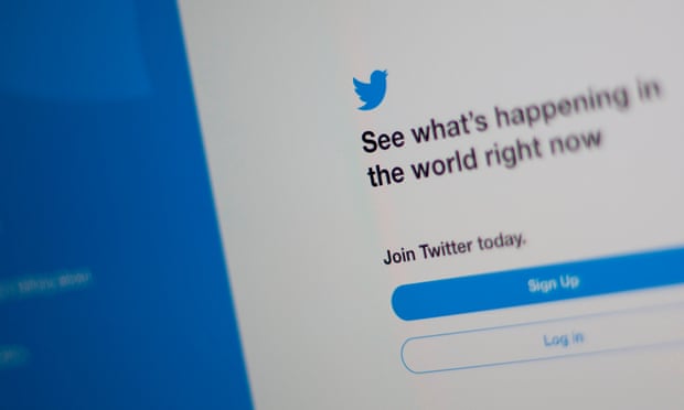 A Twitter outage began before noon PT on Thursday.