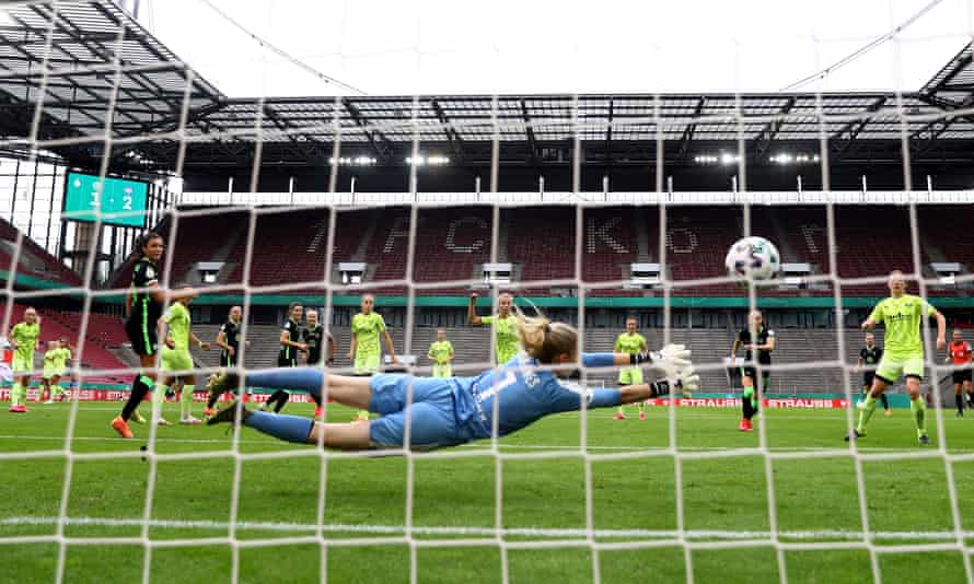 Wolfsburg’s Anna Blässe scores an equaliser against Essen during the German Cup final in July.
