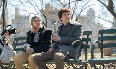 Claire Danes and Jesse Eisenberg in Fleishman Is in Trouble.