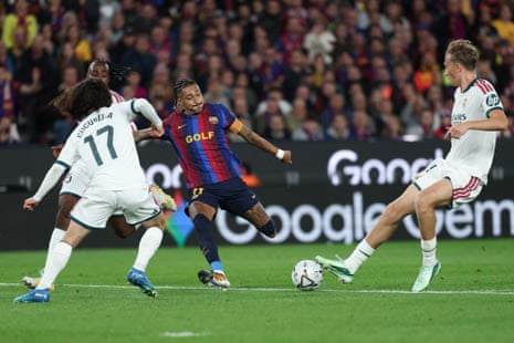 Raphinha scores for Barca!
