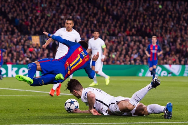 Neymar terjatuh di laga Barca vs PSG, 9 Maret 2017
