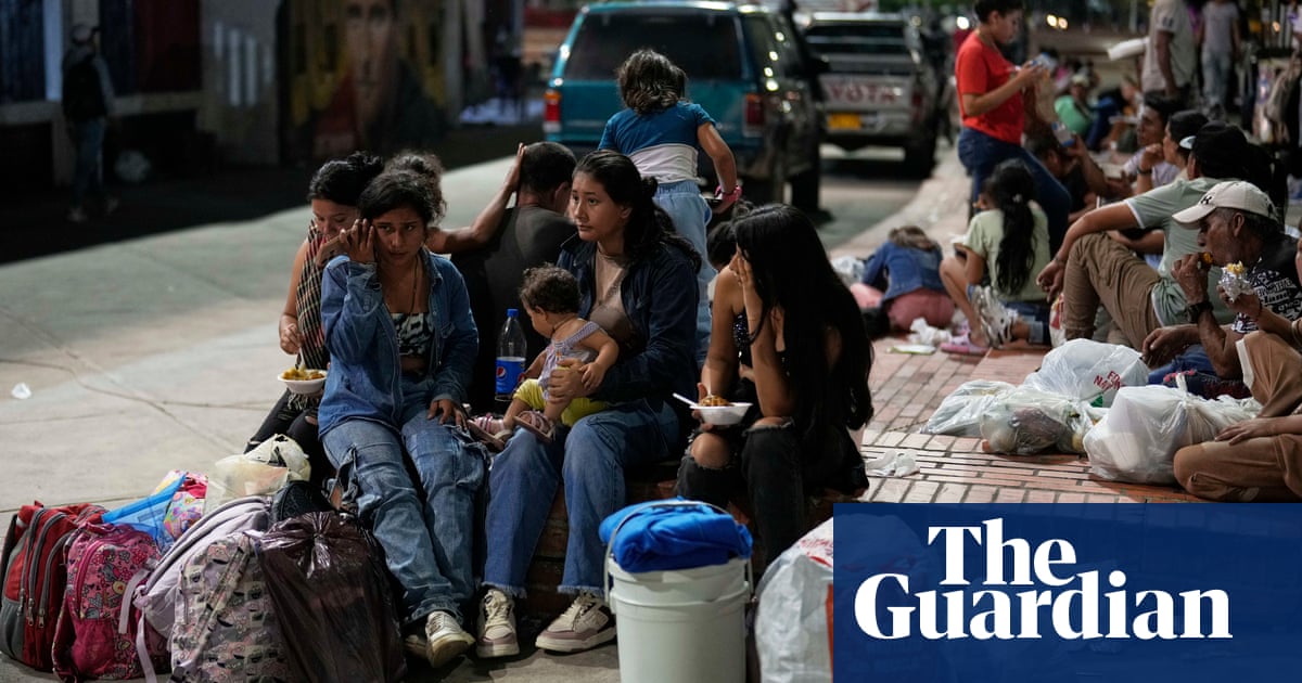 Colombia scrambles to manage as refugees flee fatal battles between rebellion teams Colombia scrambles to manage as refugees flee fatal battles between rebellion teams