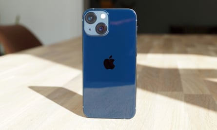 Apple iPhone 13 mini 256Go rouge Apple iPhone 13 mini 256Go rouge
