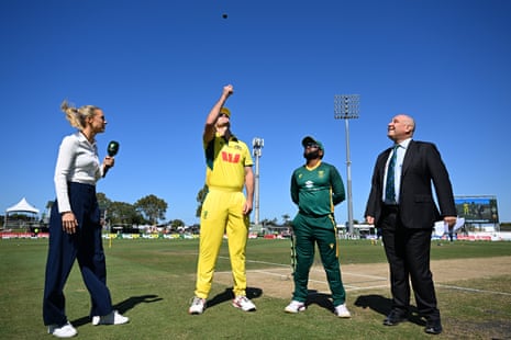 Captains Mitchell Marsh of Australia and Temba Bavuma of South Africa during the coin toss