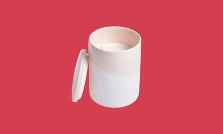 Scented candle in reusable pot