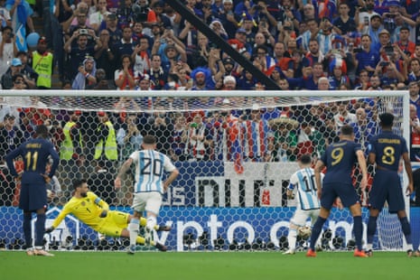 Argentina v France: 2022 World Cup final – live | World Cup 2022 10 Lionel Messi sends Lloris the wrong way and Argentina leads.