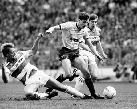 John Aldridge in full flight for Oxford United in the 1986 Milk Cup final at Wembley