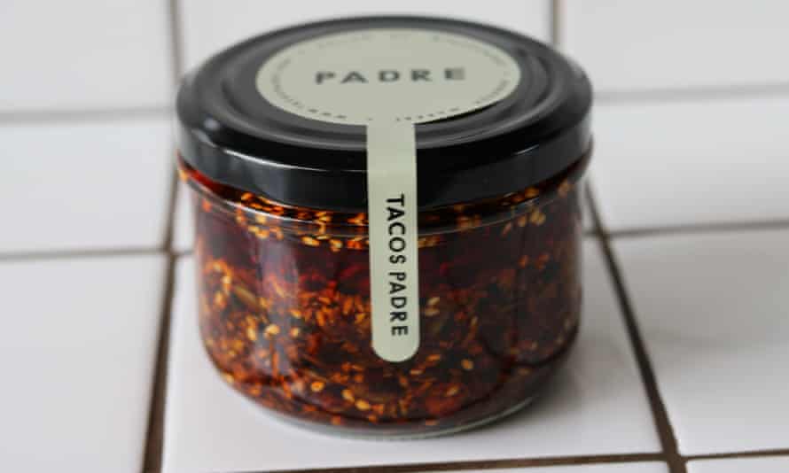 Tacos Padre salsa macha.