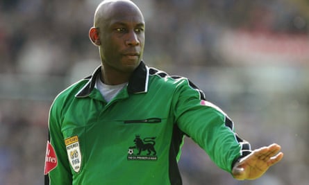Uriah Rennie officiating a Premiership match between Birmingham City and Charlton Athletic in September 2004.