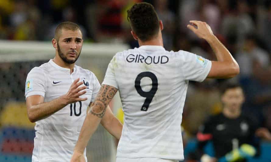 Karim Benzema and Olivier Giroud playing together for France in 2014.