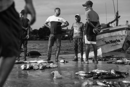 Trade is quiet after dawn and before the market closes