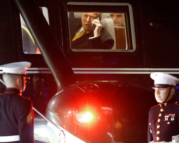 Resumen de noticias sobre Trump: El presidente sugiere derogar Obamacare mientras continúa el caos aéreo por el cierre del gobierno. Resumen de noticias sobre Trump: El presidente sugiere derogar Obamacare mientras continúa el caos aéreo por el cierre del gobierno.