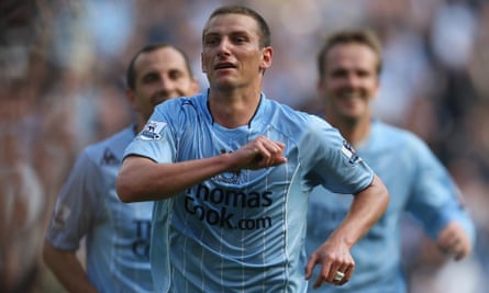 Delight for Elano after scoring for Manchester City against Newcastle in 2007