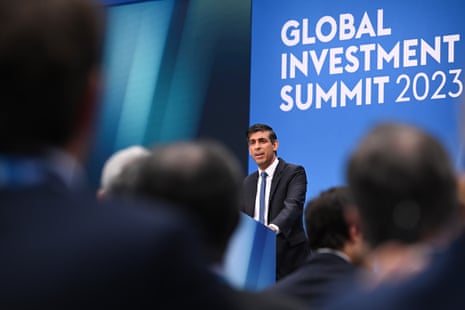 Rishi Sunak speaking at the global investment summit.