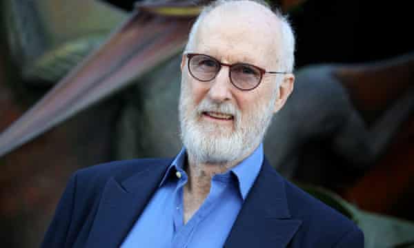 Hilafetten James Cromwell, Vegetarian dergisi 2022 için sinematik bir reklamın yüzü.