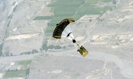 The JPads system uses a parachute controlled by GPS to guide its payload to the ground.
