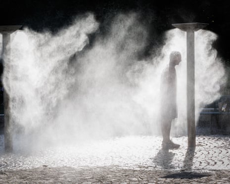Eighty-four departments are on orange heatwave alert, with temperatures likely to exceed 40 Celsius in some areas, a heatwave expected to last at least until midweek in Paris, France.