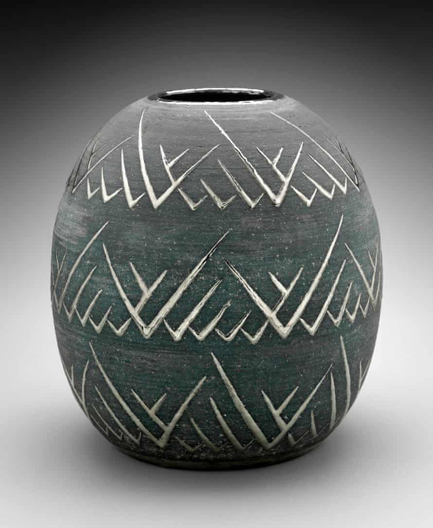 Maija Grotell - Vase, about 1942