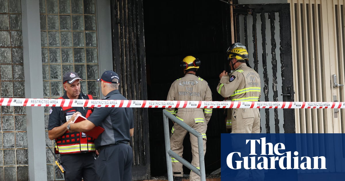 Murray Watt says Melbourne synagogue firebombing 'looks like terrorism' as Dutton blames Labor