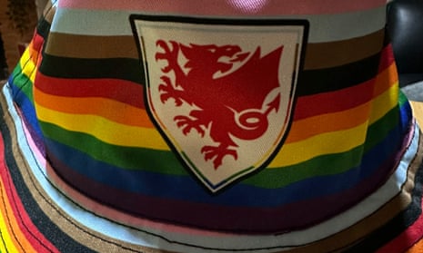 Fifa and Qatar in urgent talks after Wales rainbow hats