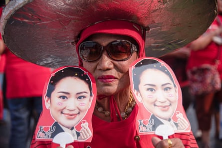 Paetongtarn Shinawatra supporter