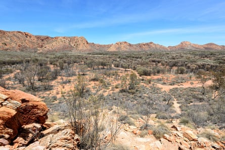 View over Goss Bluff or Tnorala, a crater created by a meteor impact, West McDonnell Ranges, Northern Territory.