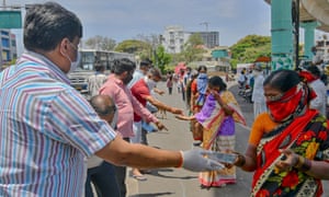 People distribute free food in Bangalore