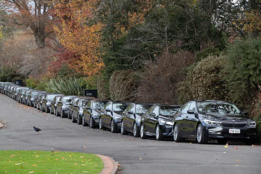Australia live news: Anthony Albanese meets Boris Johnson at Nato summit; nation records 59 Covid deaths 8 Commonwealth cars wait for newly sworn-in ministers during the ceremony at Government House in Canberra earlier this month.
