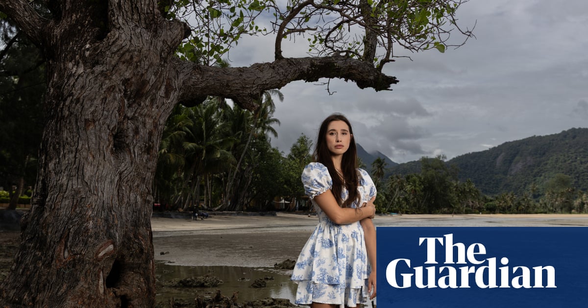 अनुभवः मला माझ्या हॉटेलच्या पलंगाखाली एक अनोळखी व्यक्ती सापडली | जीवन आणि शैली अनुभवः मला माझ्या हॉटेलच्या पलंगाखाली एक अनोळखी व्यक्ती सापडली | जीवन आणि शैली