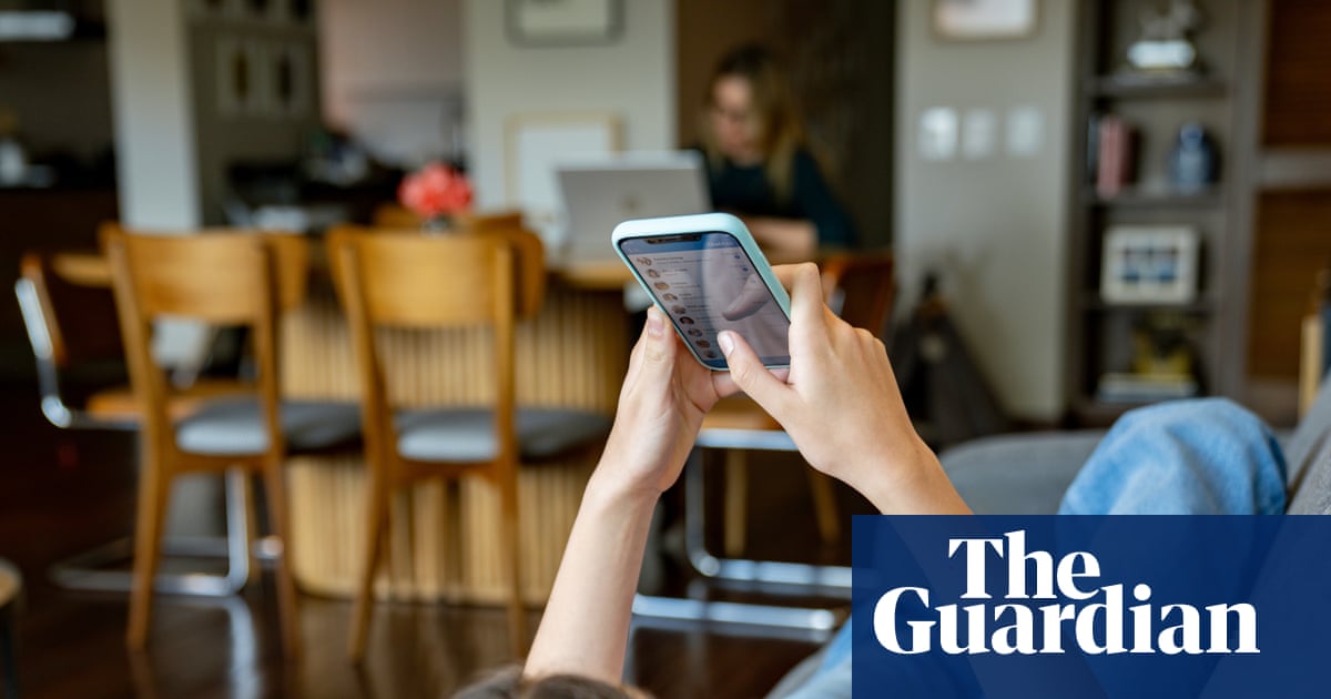 Hundreds of UK teenagers to trial six-week social media curbs for major study Hundreds of UK teenagers to trial six-week social media curbs for major study