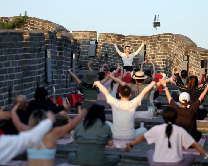 Lululemon Çin Böyük Divarında yoga tədbirində yapon taqo zurnasından üzr istəyib
