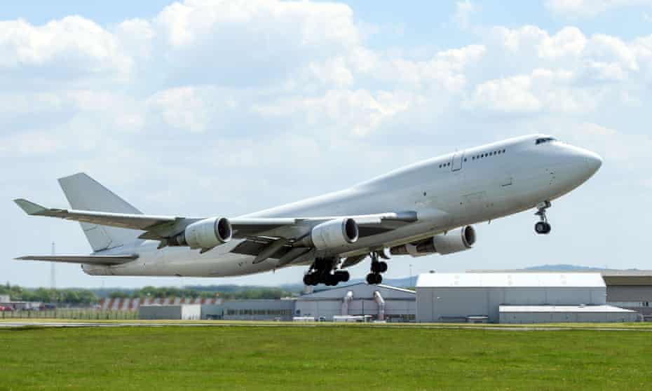 Small reactors could be retrofitted into passenger planes to allow the hydrogen to be obtained from ammonia, according to Oxford University scientists.