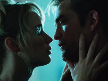 Jennifer Lawrence and Robert Pattinson in Die My Love.